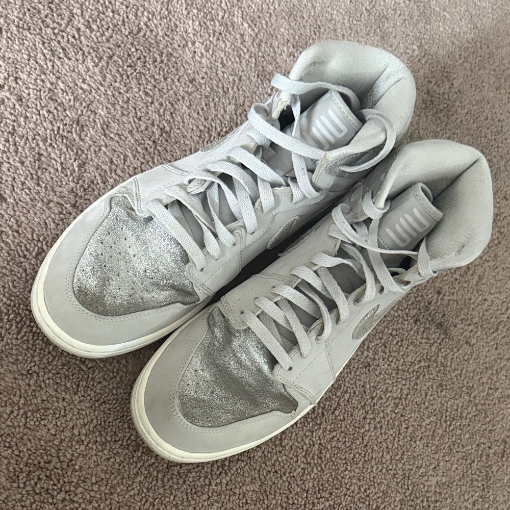 Air Jordan 1 retro HI silver